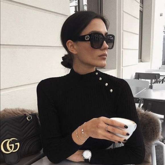 BLACK WITH BOLD GOLD GG LOGO DRESS UP DRESS DOWN FOREVER CLASSIC SUNGLASSES